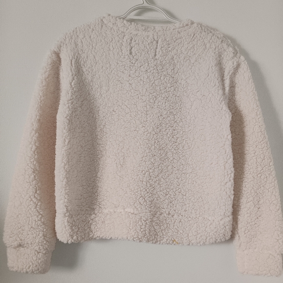 🦋 4 For 20$ 🦋Love Super Cozy Sweater. - Picture 2 of 4